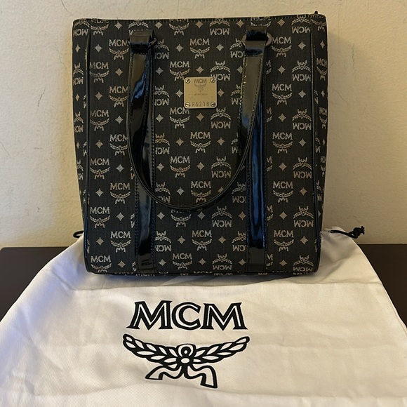 Mcm bag. EUC! Comes with dustbag!!! - Picture 8 of 8